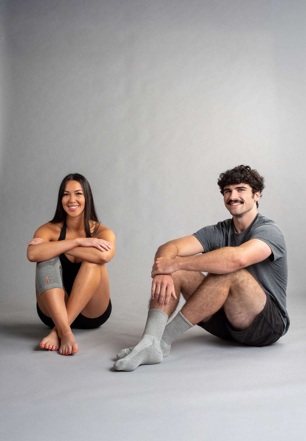 KNEE SLEEVE AND CIRCULATION SOCKS BUNDLE