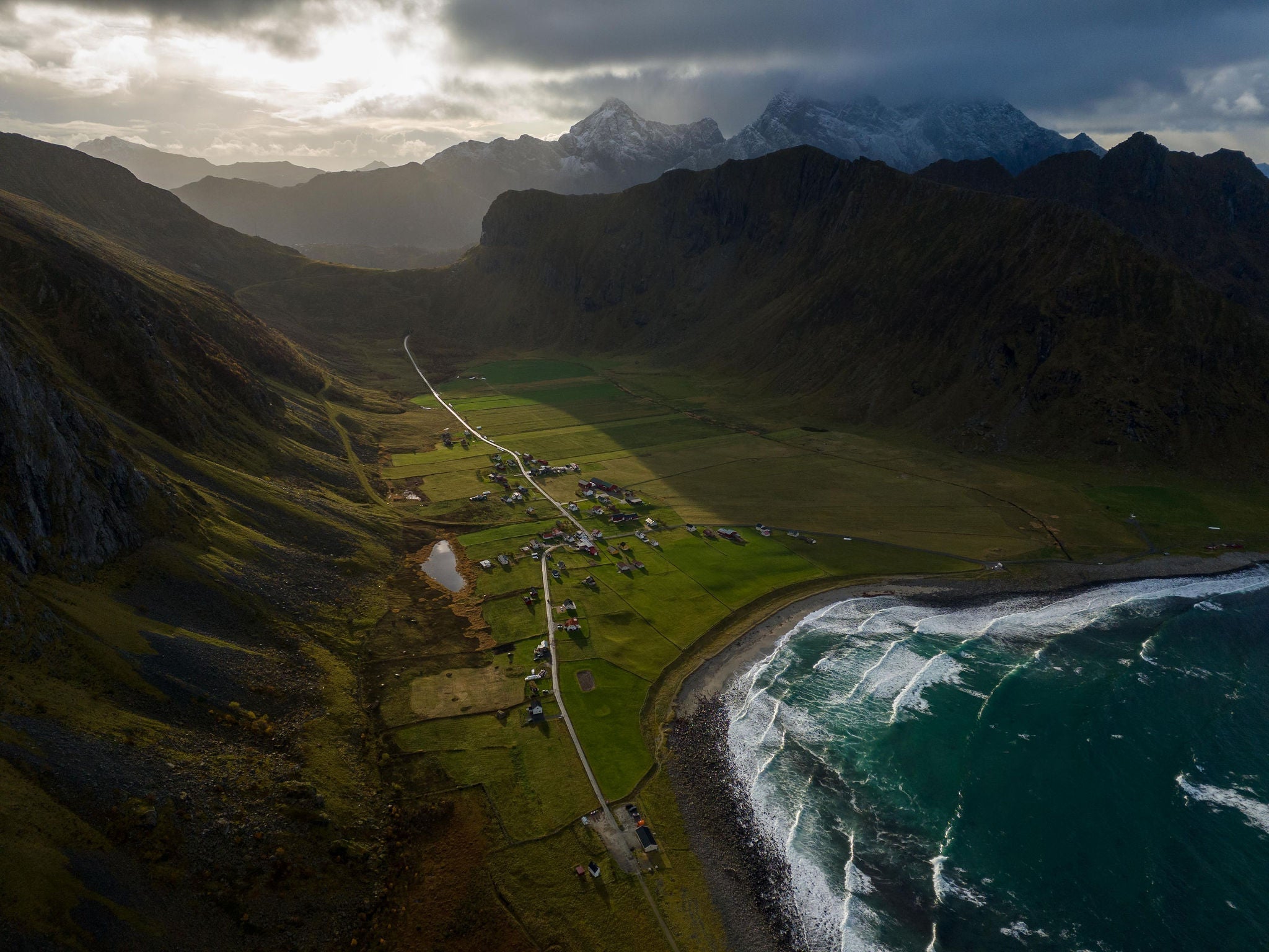 🏄‍♂️ Surfing in the Arctic: How Incrediwear Helped Us Recover and Keep Going ❄️